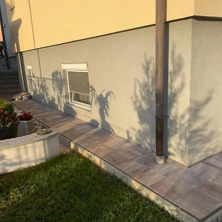 Appartement Moderne Souterrainwohnung *