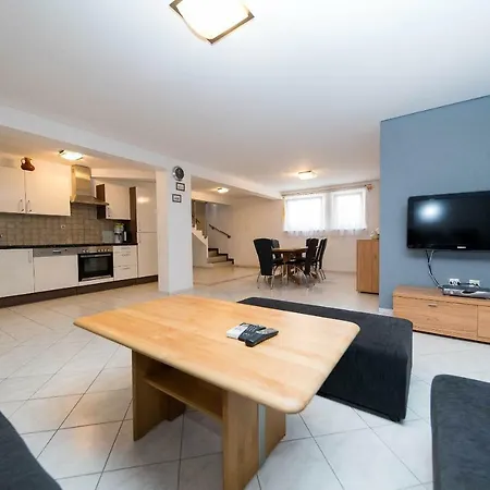 Appartement Moderne Souterrainwohnung