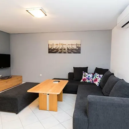 Moderne Souterrainwohnung Appartement