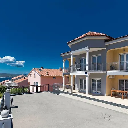 Moderne Souterrainwohnung Lägenhet